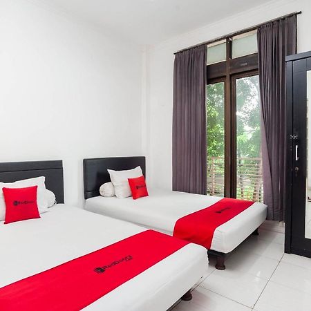 Reddoorz Syariah Near Grand Galaxy Park Hotel Ceger Exterior foto