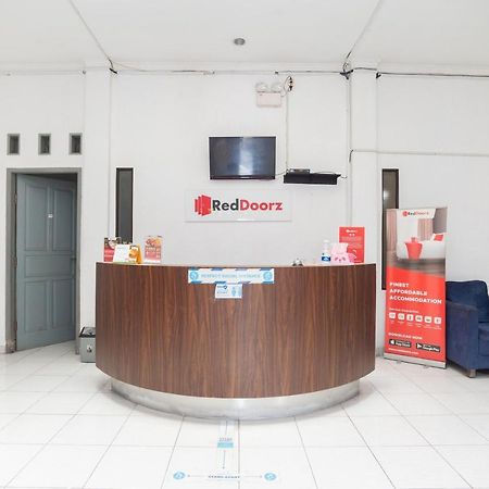Reddoorz Syariah Near Grand Galaxy Park Hotel Ceger Exterior foto