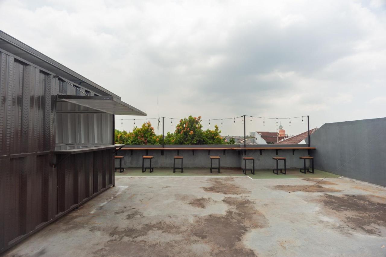 Reddoorz Syariah Near Grand Galaxy Park Hotel Ceger Exterior foto