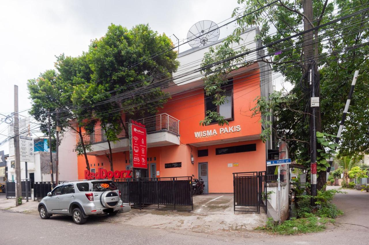 Reddoorz Syariah Near Grand Galaxy Park Hotel Ceger Exterior foto
